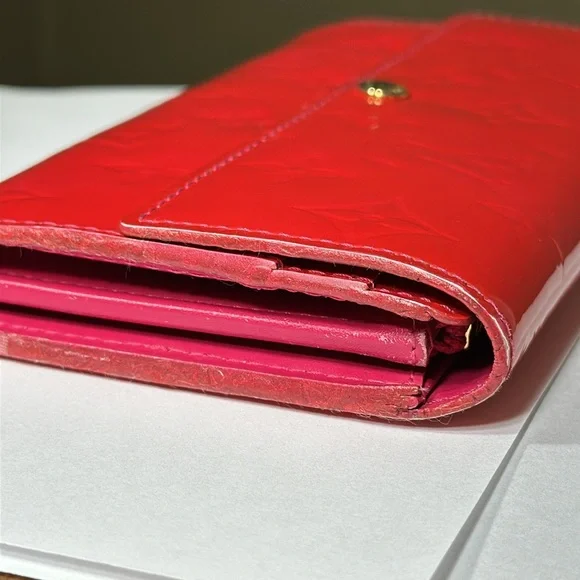 *HTF Color!* LOUIS VUITTON Vernis Sarah Wallet - Picture 7 of 16
